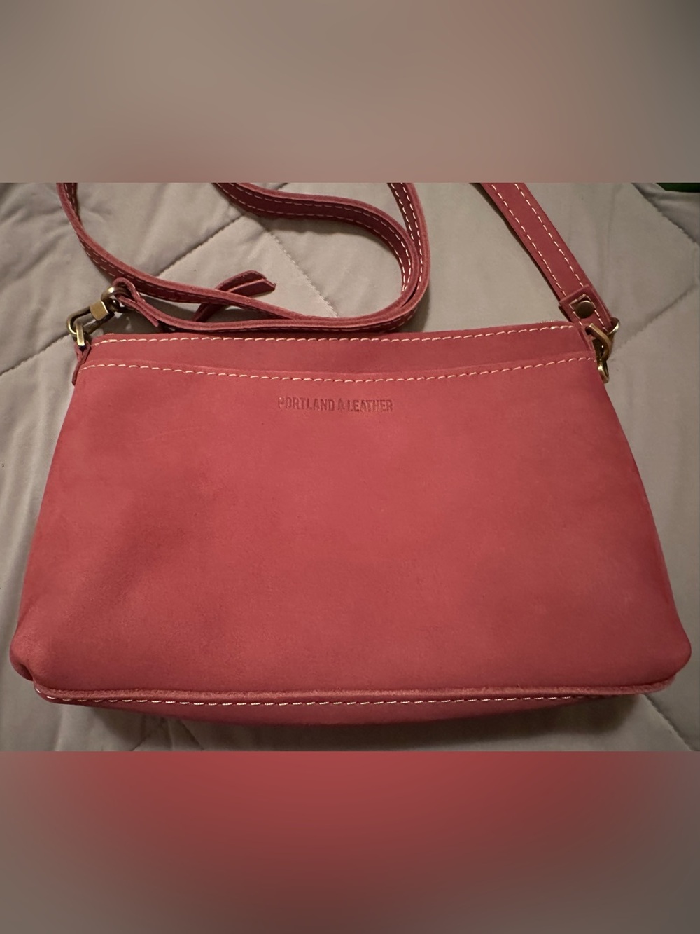 Euc Portland Leather Goods Classic Poppy Crossbody in Foxglove Pink